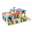 PIPPIN WOODEN FARM